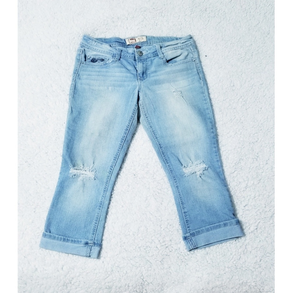 L.E.I Capris